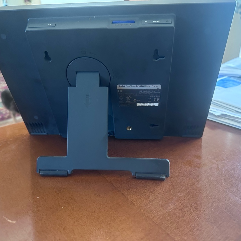 Kodak EasyShare M1020 digital frame - Picture 2 of 2